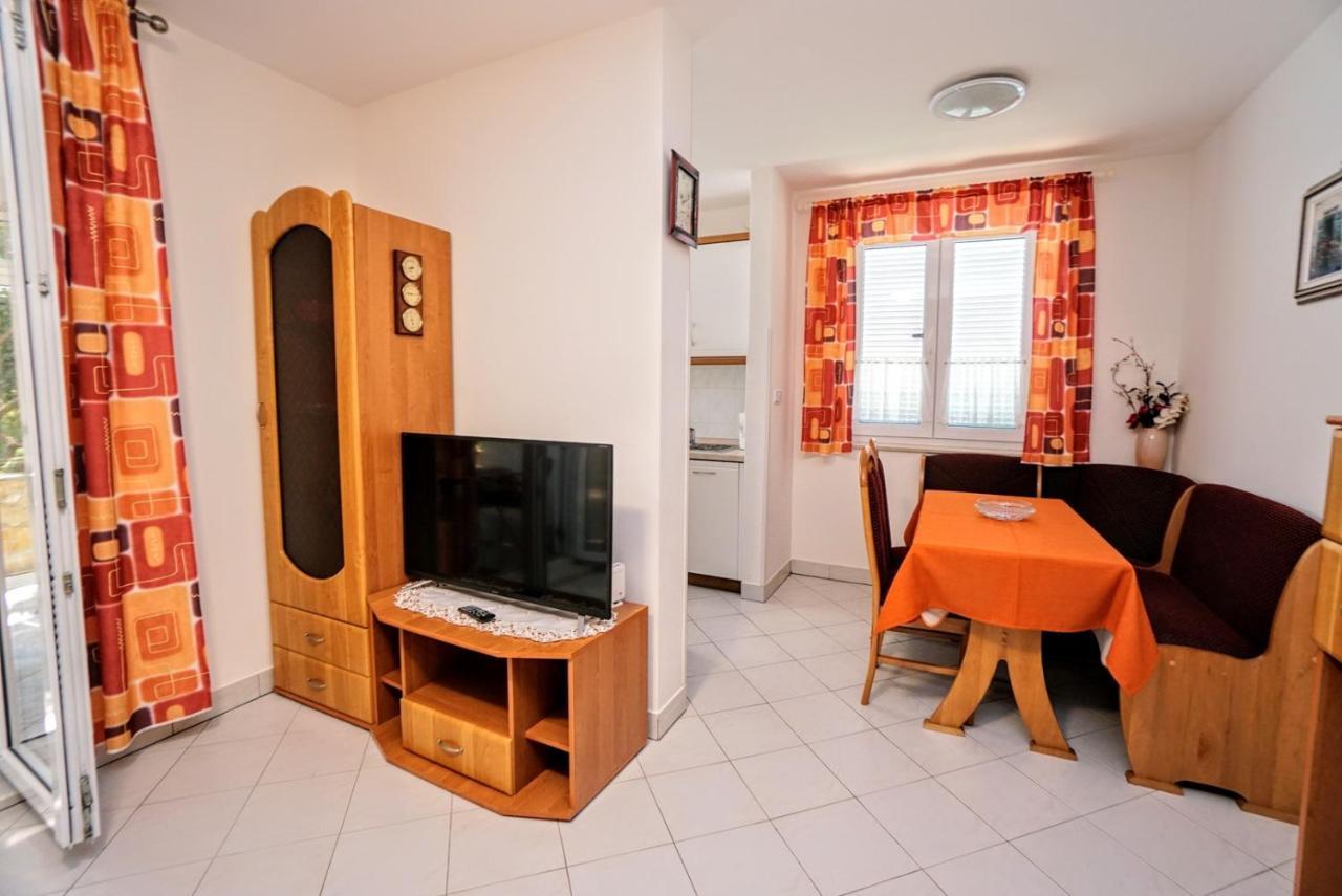 Apartment Vlado Замбратия Екстериор снимка