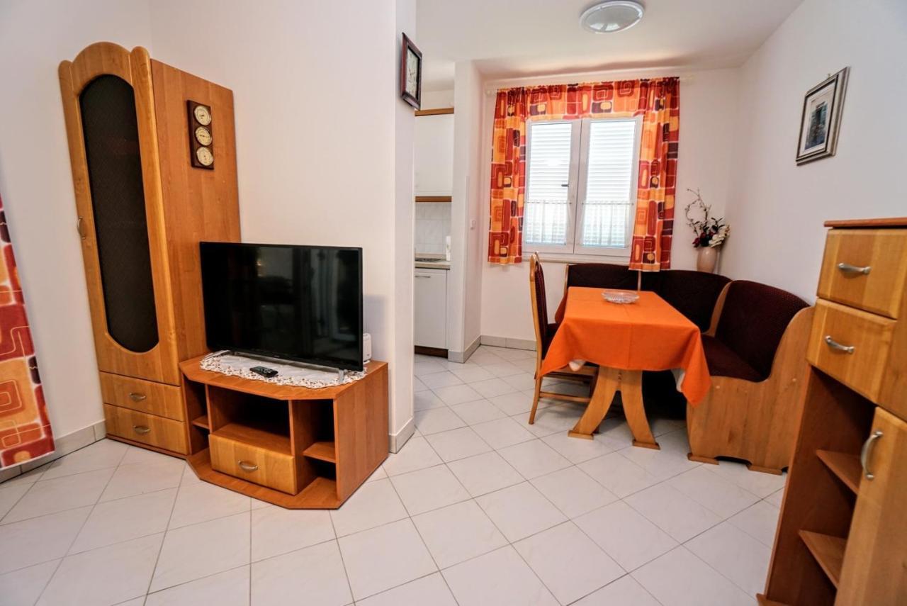 Apartment Vlado Замбратия Екстериор снимка