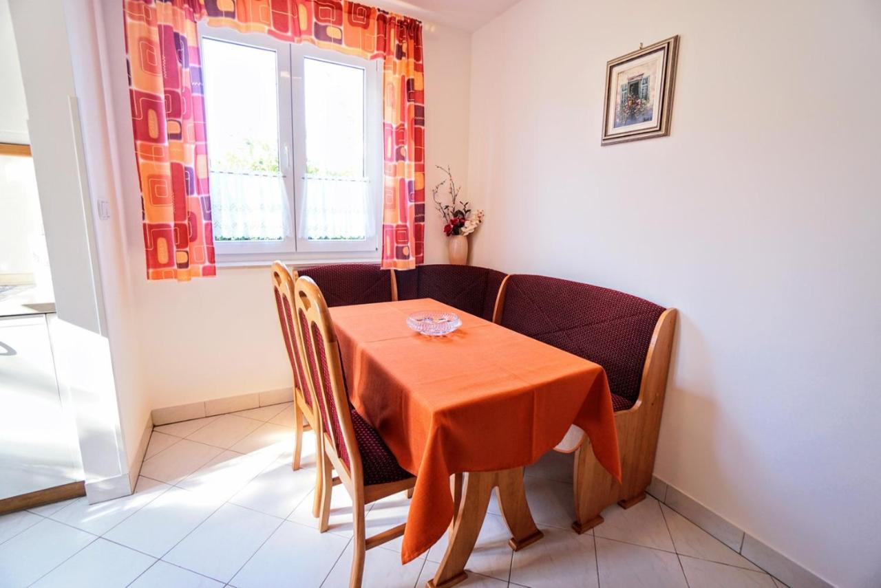 Apartment Vlado Замбратия Екстериор снимка